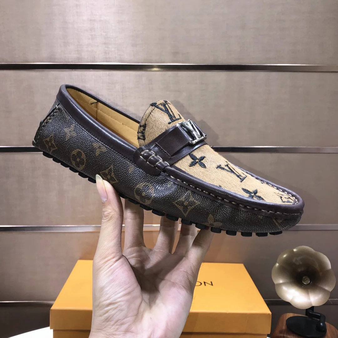 Men's men's shoes 💰420💰 [LV Doudou shoes] (water-dyed cowhide lining) new model is on the market, available on the official website. The new Doudou shoes are processed into single-color materials, and the uppers are made of imported cowhide material. The body of the shoe is fully hemmed with mark thread, and is lined with imported original cowhide leather. The elegant shoe shape is super suitable for all-matching, and the size is 38-44.